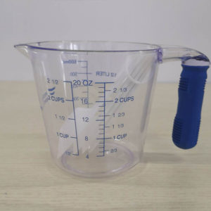 Plastic measurement cup and spoon set